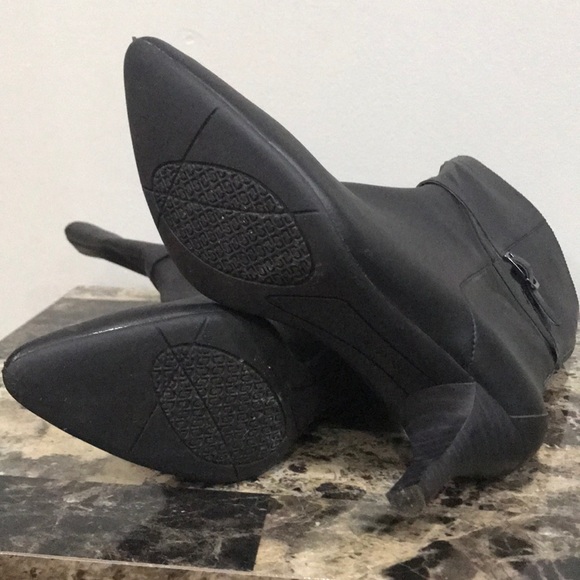 Boots - Picture 3 of 3